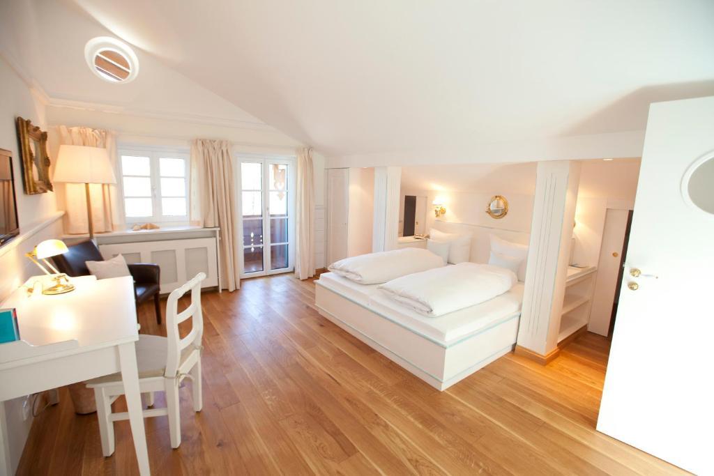Landhaus Marinella Hotel Garni Bad Wiessee Værelse billede