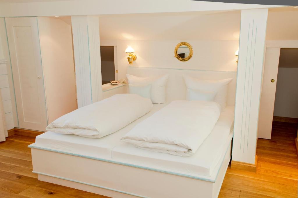 Landhaus Marinella Hotel Garni Bad Wiessee Værelse billede